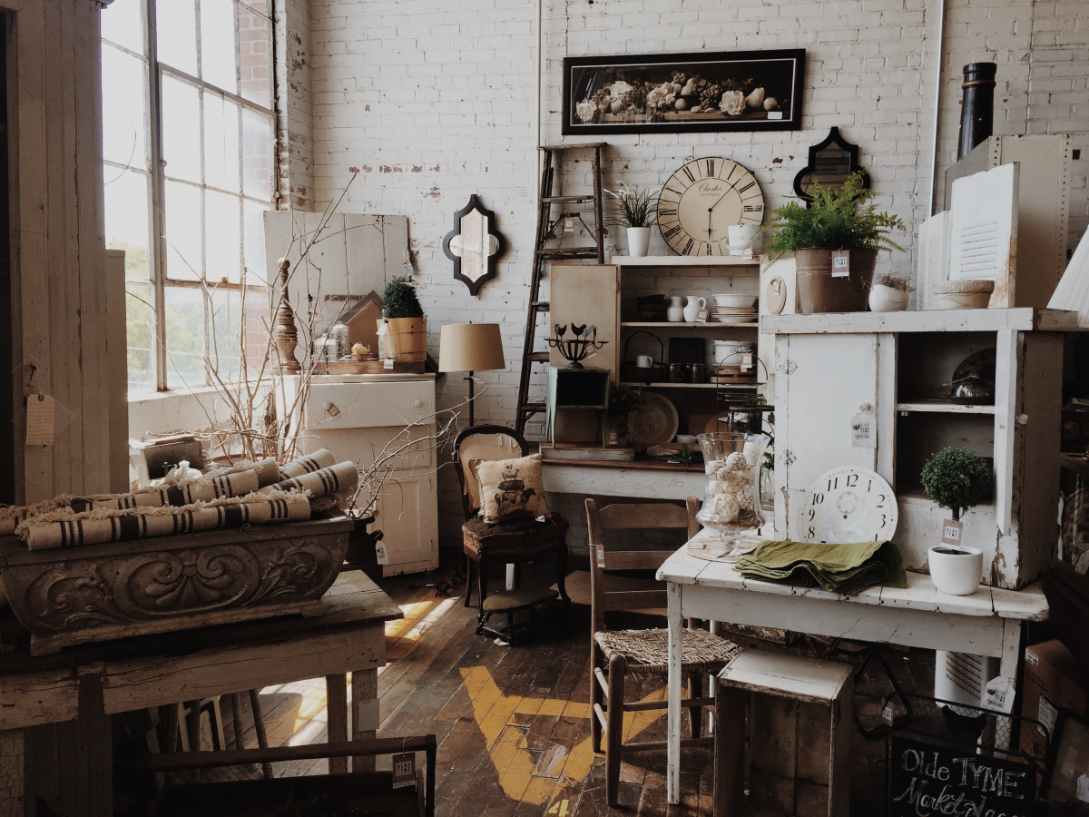 Guide to Selling Antique Furniture